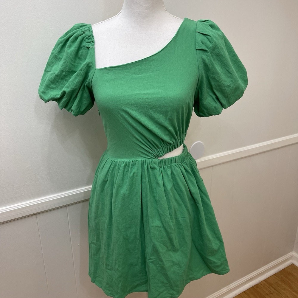 LUCCA NWT Green Puff Sleeve Dress With Cutout Size Small MSRP $74.99